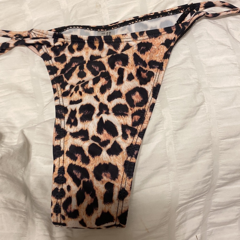 Leopard bikini - Picture 3 of 5